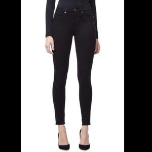 Almost Famous Ankle Zip Midrise Skinny Jeans🔝🔥